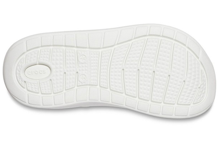 Shop Crocs卡駱馳 LiteRide 防滑耐磨 沙灘涼鞋 男女同款 米白色