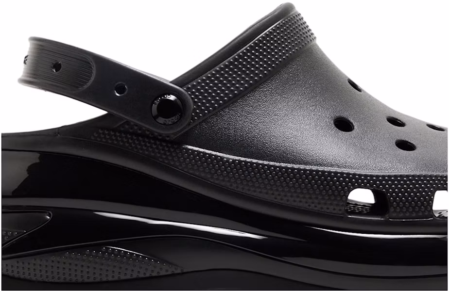 Crocs Mega Crush Clog ''Schwarz'' 207988-001 Lookbook Crocs Mega Crush Clog ''Schwarz'' 207988-001