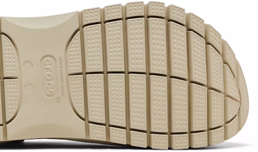 Crocs Mega Crush Clog 'Putih Tulang' 207988-2Y2 Purchase Crocs Mega Crush Clog 'Putih Tulang' 207988-2Y2