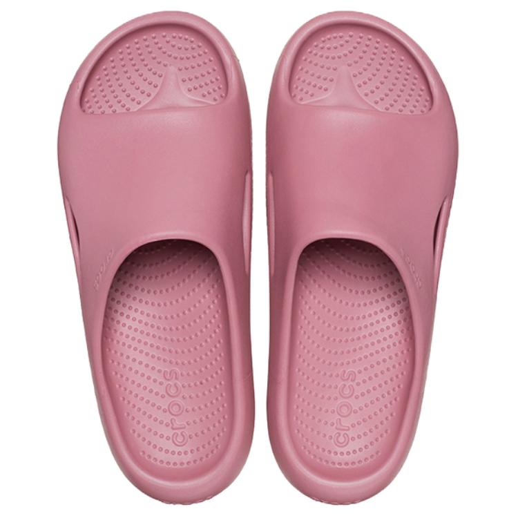 Shop Crocs 舒适修复拖鞋 Cassis 酒红色款 208392-5PG