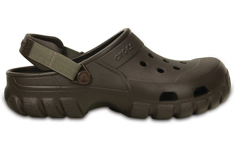 Lookbook Crocs卡駱馳 簡約耐磨舒適洞洞運動涼鞋 男女同款 棕