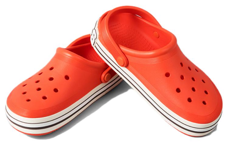 Shop クロックス オフコート クロッグ (レッド) 209651-625