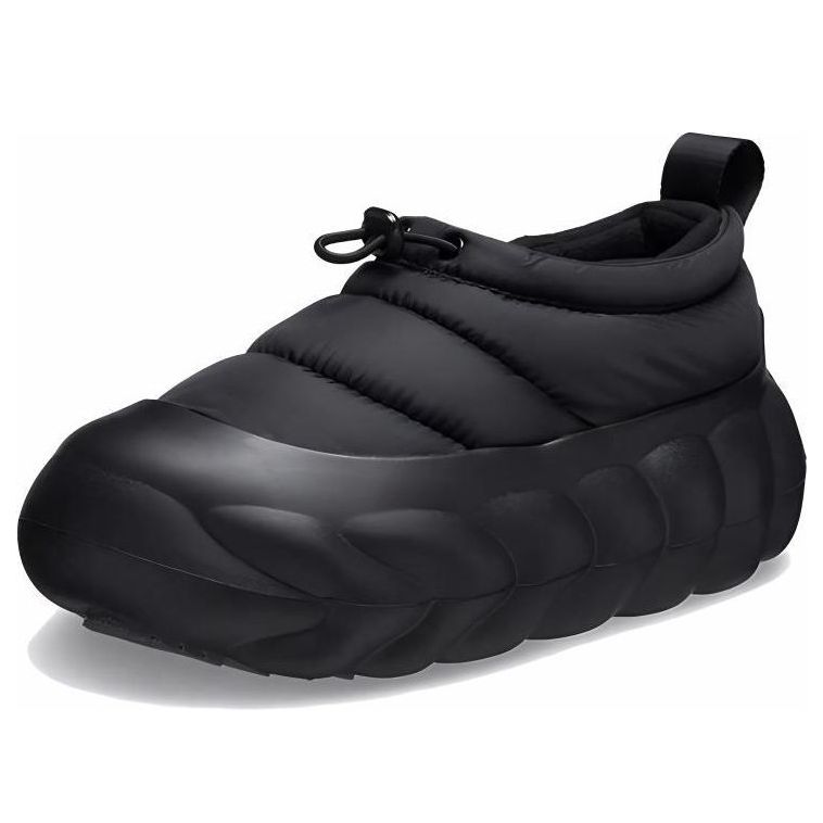 Lookbook Crocs Overpuff Shorty 黑色短靴 210668-060