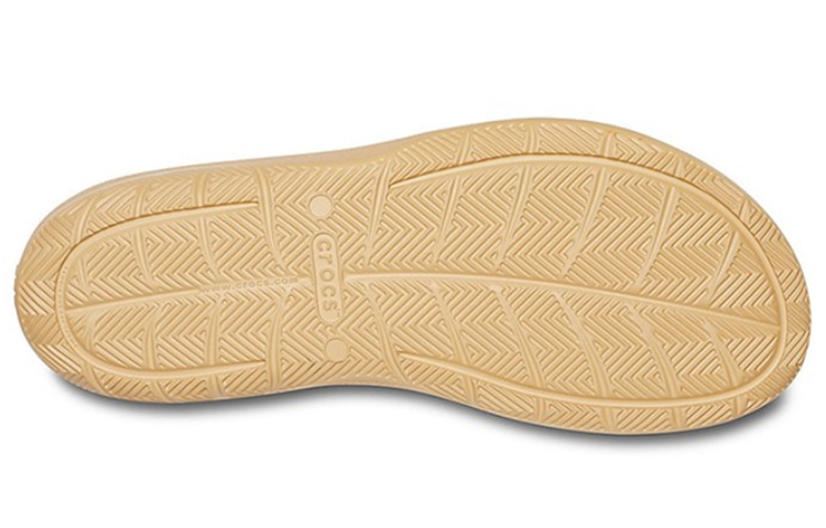 Shop Crocs松绿色凉鞋 206526-3TW