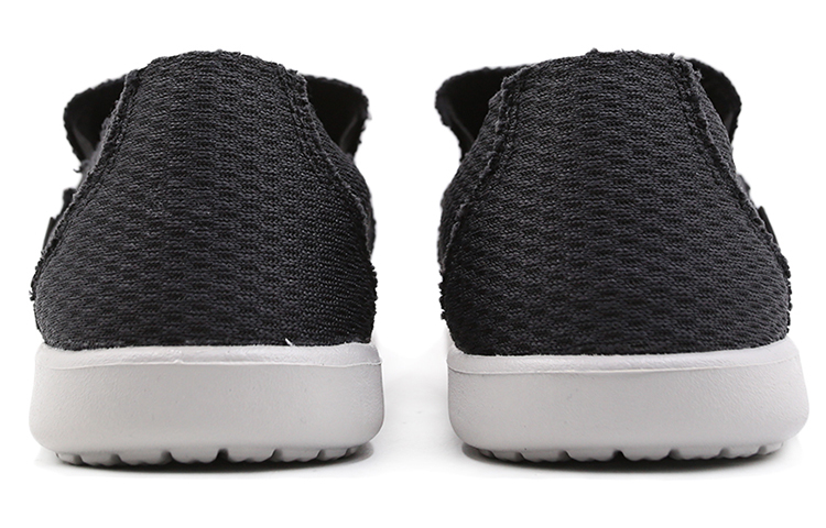 Lookbook Crocs Santa Cruz HC Slip On 'Abu-abu' 205674-001