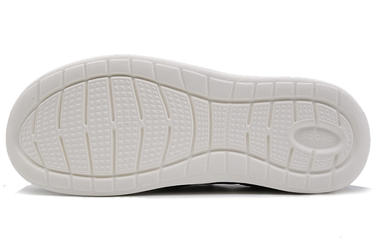 Shop クロックス スポーツカジュアルシューズ(ダークブルー/ホワイト) 205679-462