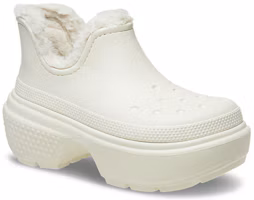 Shop Crocs Stomp 絨毛短靴 亞麻色 210673-0JI