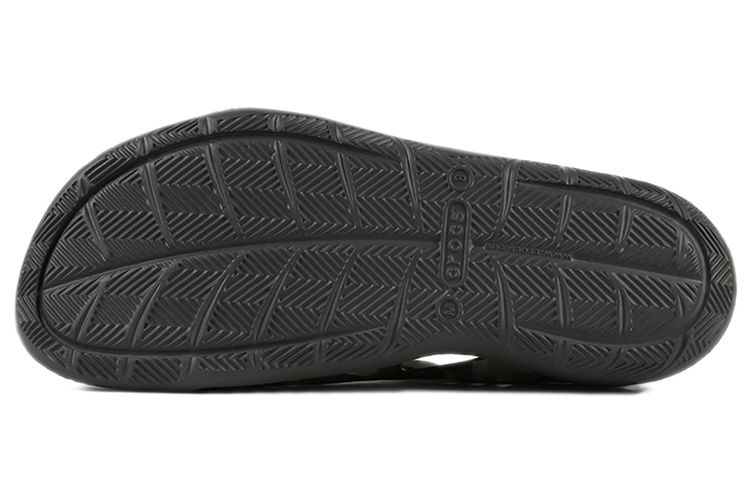 Shop Crocs 防滑時尚涼鞋 迷彩綠