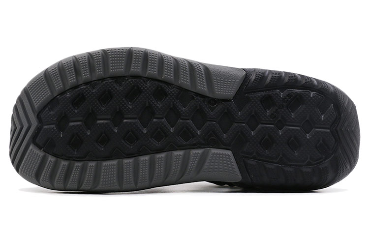 Shop Crocs卡駱馳 舒適簡約 運動拖鞋 男款 黑