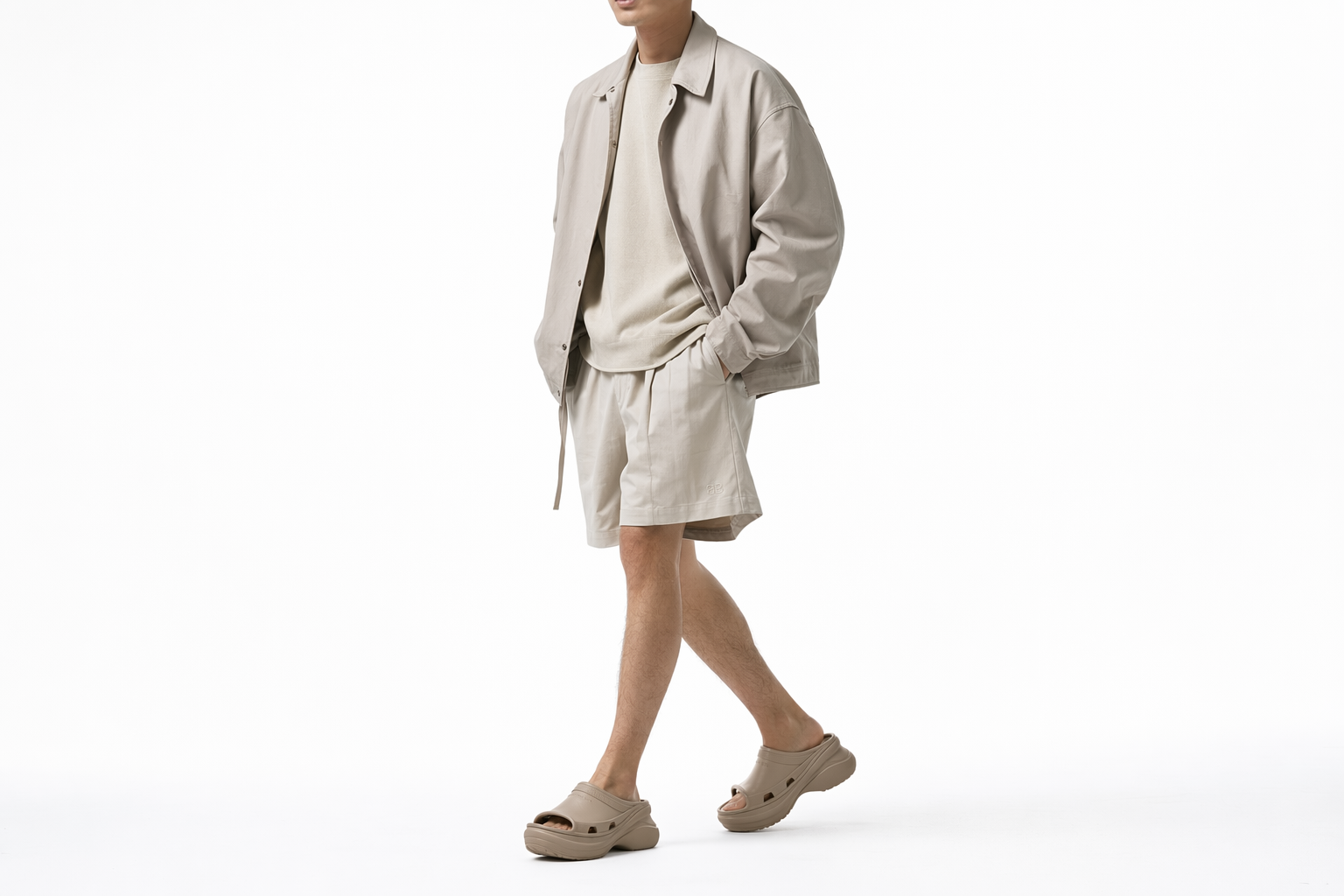 Order Crocs x Balenciaga 游泳拖鞋「米色」677386-W1S8E-2500