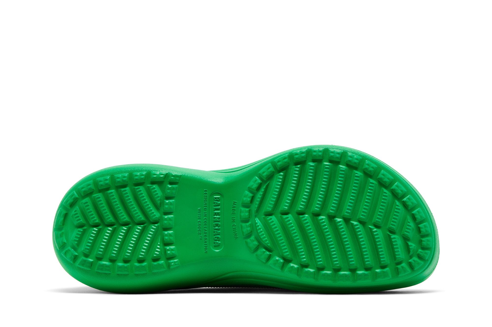 Shop Crocs x Balenciaga 泡池拖鞋‘绿色’ 677386-W1S8E-3033