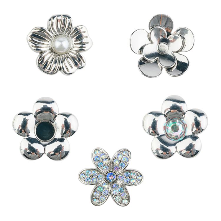 Crocs Zinc Alloy Acrylic Flower Shoe Charm Silver Unisex Couples Edition. 10013258
