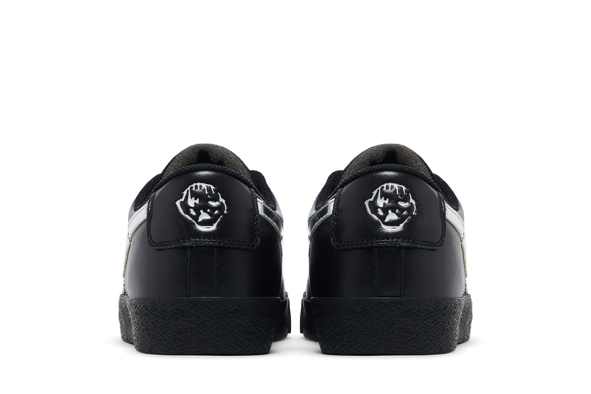 Sizing Dancer Skateboards x Nike Zoom Blazer Low SB ''Schwarz Metallic Silber'' HJ6703-001