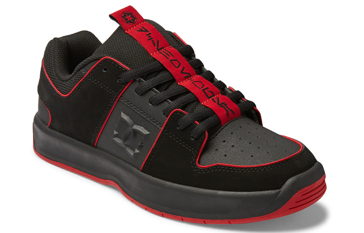 Lookbook DC Shoes Star Wars x Low ''Zwart Rood'' ADYS100726-XKKR