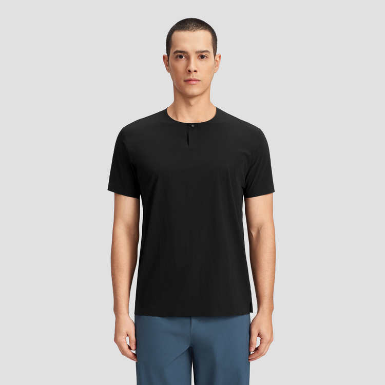 Shop DESCENTE 通勤系列透氣純色短袖T恤 D4231DWS81