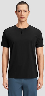 DESCENTE Commuting Series Breathable Solid Color Short Sleeve T-Shirt D4231DWS81 Shop DESCENTE Commuting Series Breathable Solid Color Short Sleeve T-Shirt D4231DWS81