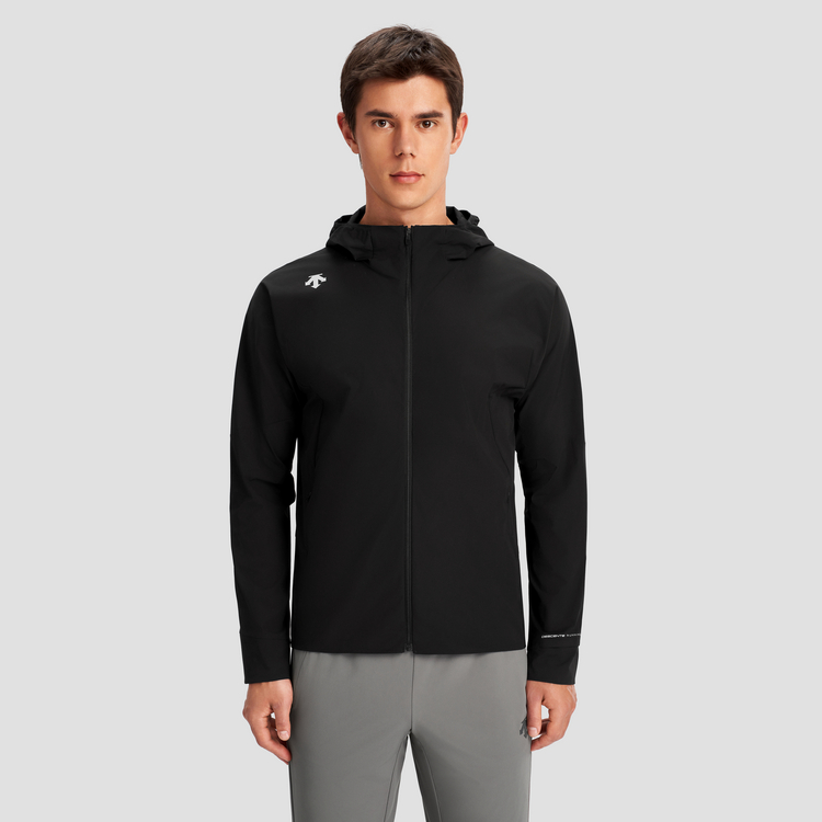 Shop DESCENTE 輕量透氣防曬跑步外套 UPF100 D4231RWB43