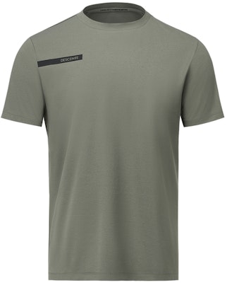 DESCENTE TOUGH Training Series Athletic Gym Short Sleeve T-Shirt. D4331TTS53 Sizing DESCENTE TOUGH Training Series Athletic Gym Short Sleeve T-Shirt. D4331TTS53