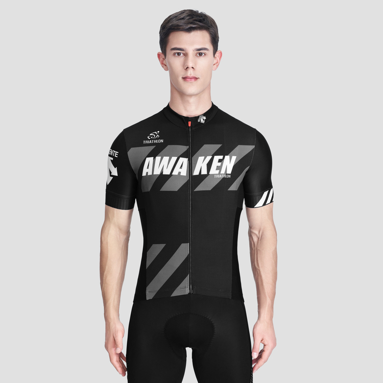 Shop DESCENTE Awaken 自行車系列針織運動外套 D3231RKT48