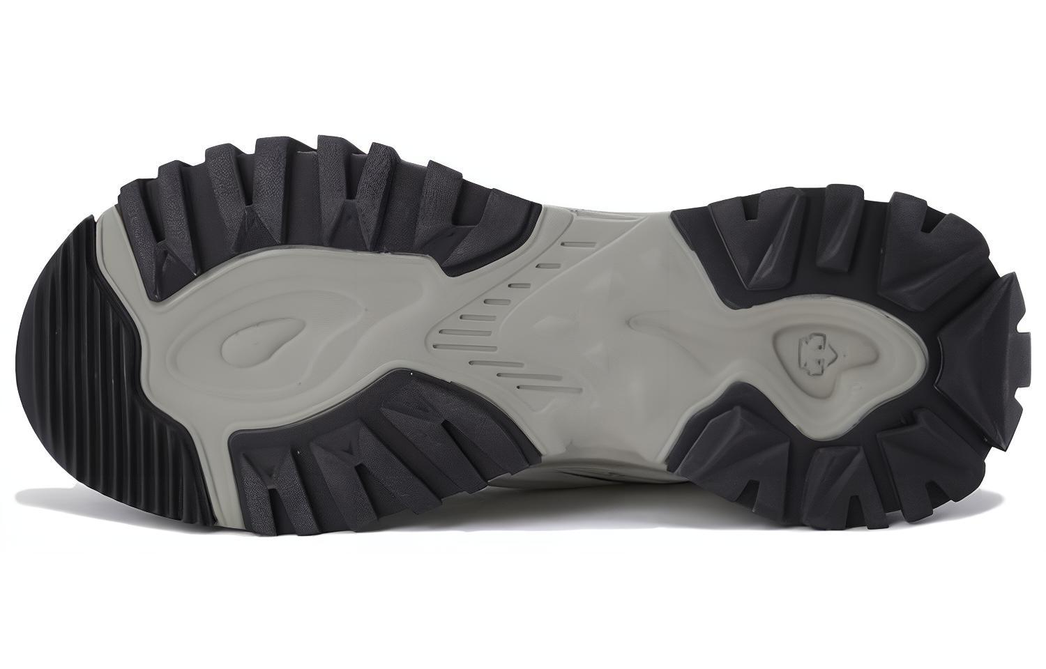 Lookbook DESCENTE 黑梳山 '白黑配色' SO423LCRO4-KHWH