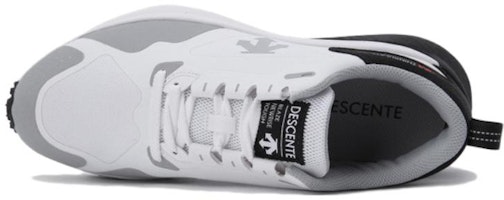 데상트 블레이즈 뉴 라이즈 '터프 모노크롬' SO323RRN92-WHBK Lookbook 데상트 블레이즈 뉴 라이즈 '터프 모노크롬' SO323RRN92-WHBK