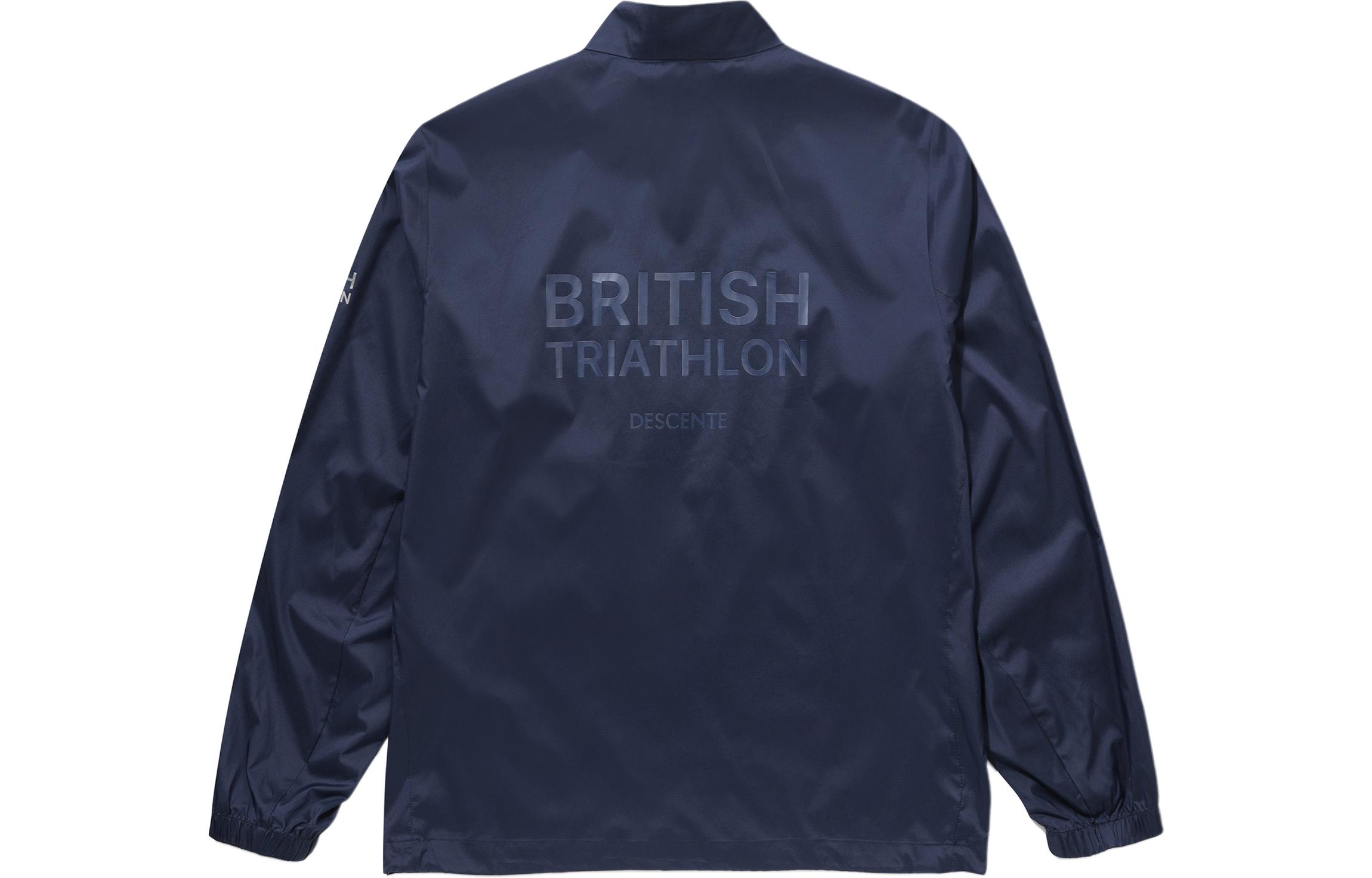 Lookbook Chaqueta Ligera con Cremallera y Logo DESCENTE BTF Team Manga Larga. SP221IWB43