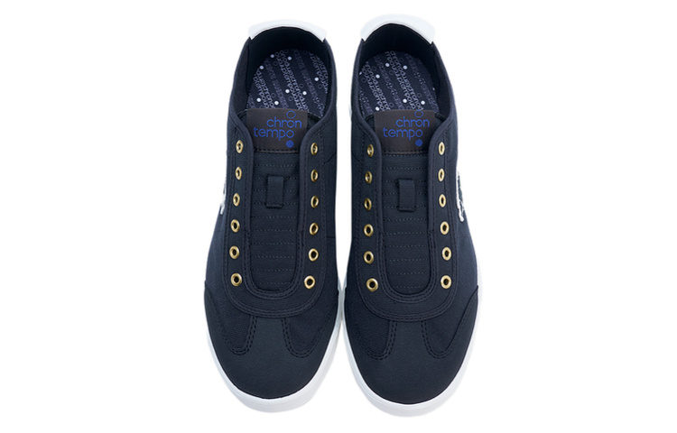 Lookbook DESCENTE Chron Tempo Slip-On 'Hitam' D2223LSNXX-BK