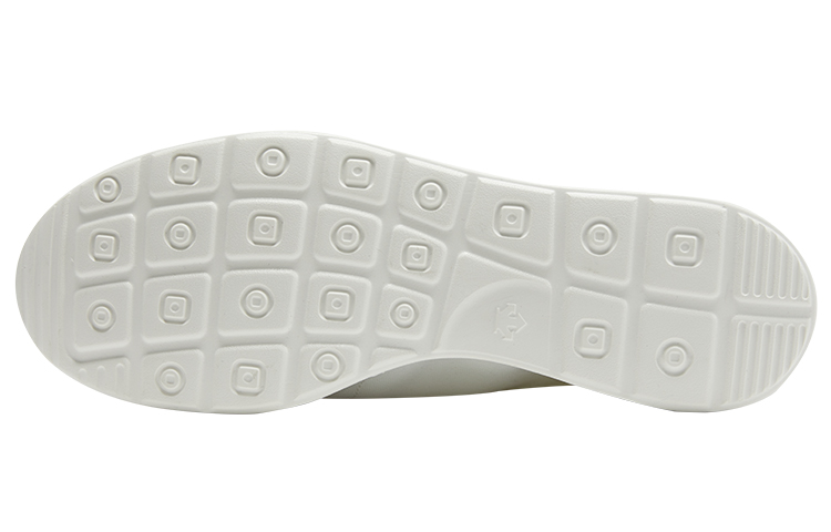 Lookbook DESCENTE Chron Tempo Slip-On 'Putih Hitam' D2223LSNXX-WB