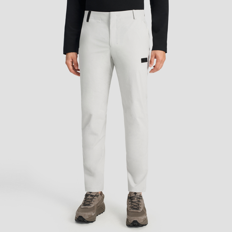 Shop DESCENTE DUALIS 都會通勤織布運動褲 D4131DPT81