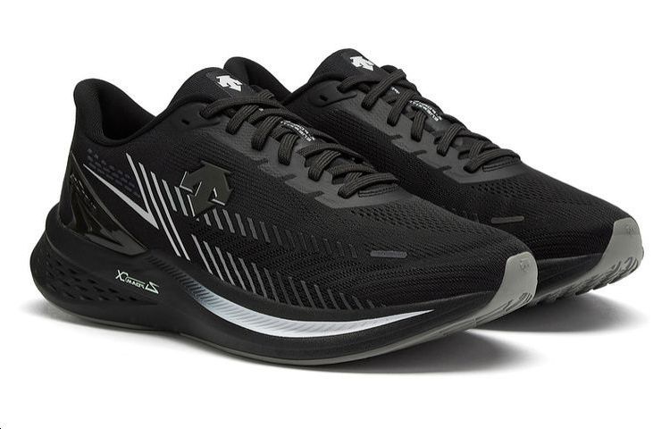 Lookbook 迪桑特 黑色健身跑步鞋 D3323RRN71-BK