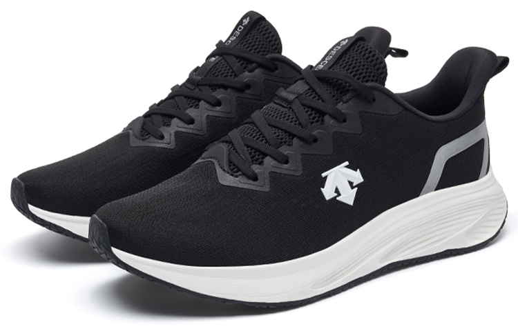 Lookbook DESCENTE Running 'Hitam Penyerap Guncangan & Bernapas' D1339RRN33A-BK