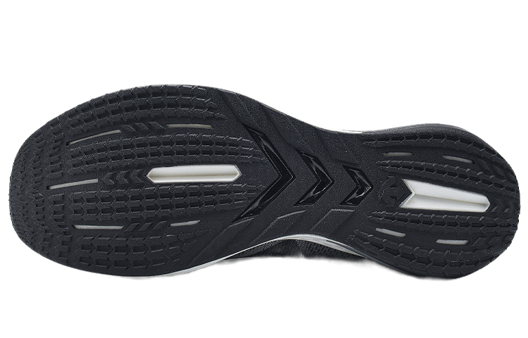 Shop DESCENTE 跑步鞋 '舒适透气轻量黑色' D2231RRN02-BK
