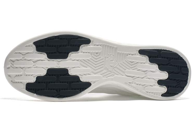 Purchase DESCENTE 白色休闲跑鞋 D1213GES11-WT