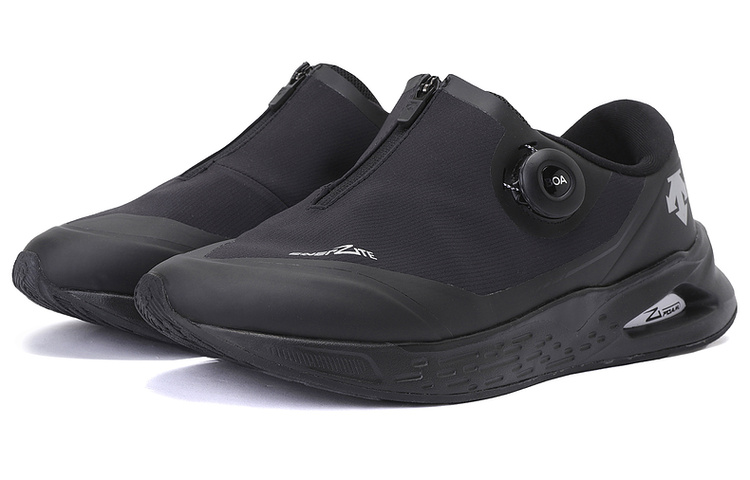 Lookbook DESCENTE 跑步鞋 Boa 黑色休闲舒适款 D2423RRN13-BK