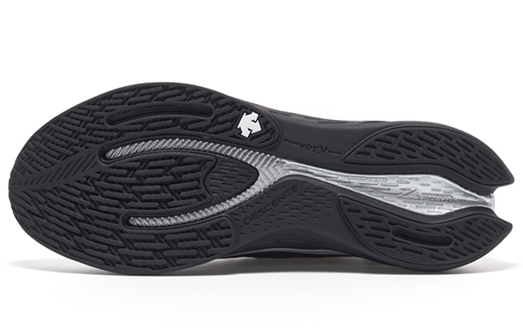 Lookbook 데상트 러닝 로우 '블랙' D1313RRN71-BK