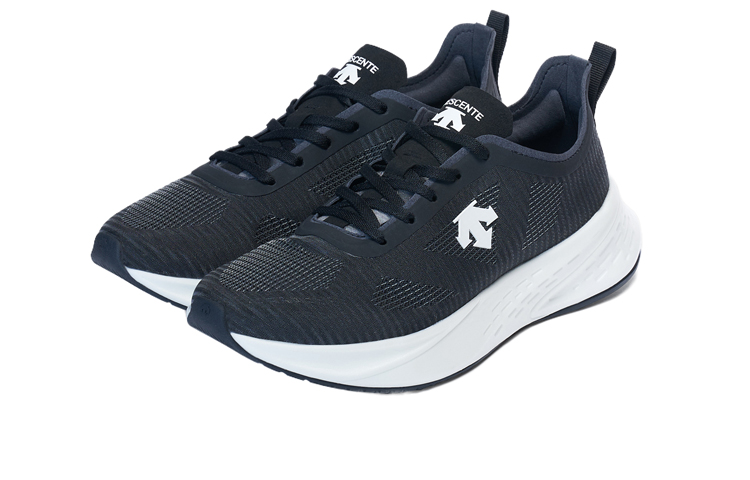 Lookbook DESCENTE 跑步鞋低帮款‘黑色’ D2231RRN01-BK