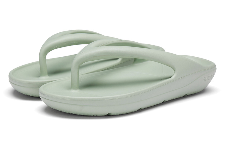 Lookbook 데상트 스포츠 스타일 쿠셔닝 쪼리 '라이트 그린' D3224LTH41-OL1