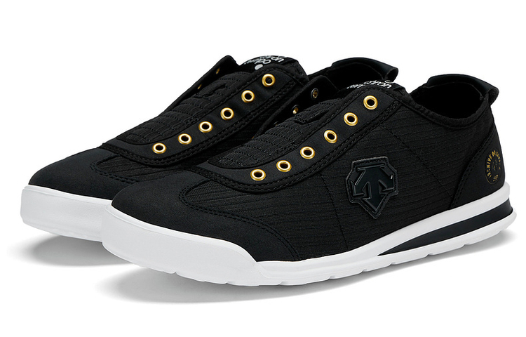 Order DESCENTE Gaya Sukan Rendah 'Hitam' D3223LSN91-BK