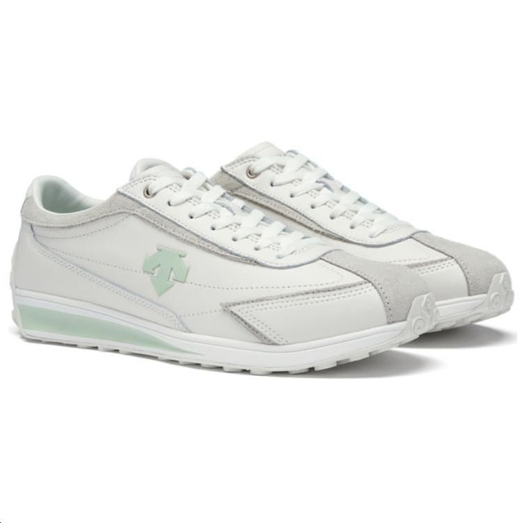 Shop DESCENTE 運動風格低筒鞋 '皇家藍紫色' D3123LCR11-BP