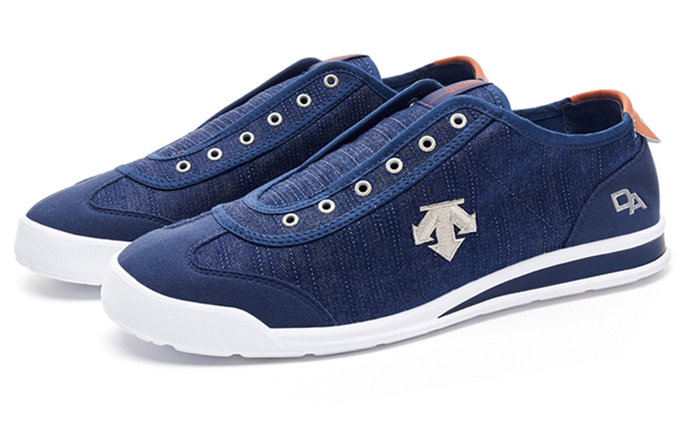 Lookbook DESCENTE 运动风格 '深蓝' D1313LSN72-NV