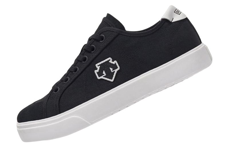 Lookbook DESCENTE Sports Style Low 'Classic Embroidered Logo Black' D2291LSN01-BK