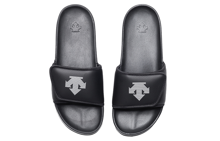 Shop DESCENTE迪桑特 運動風格戶外涼鞋 黑色