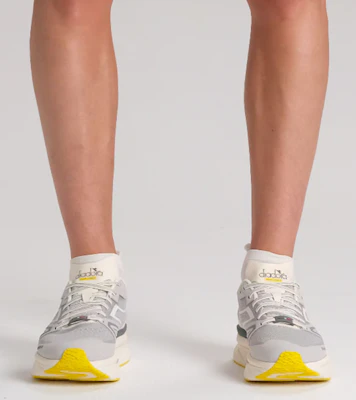 Diadora ATOMO V7000-2 跑鞋 101.180223_D0502 Order Diadora ATOMO V7000-2 跑鞋 101.180223_D0502