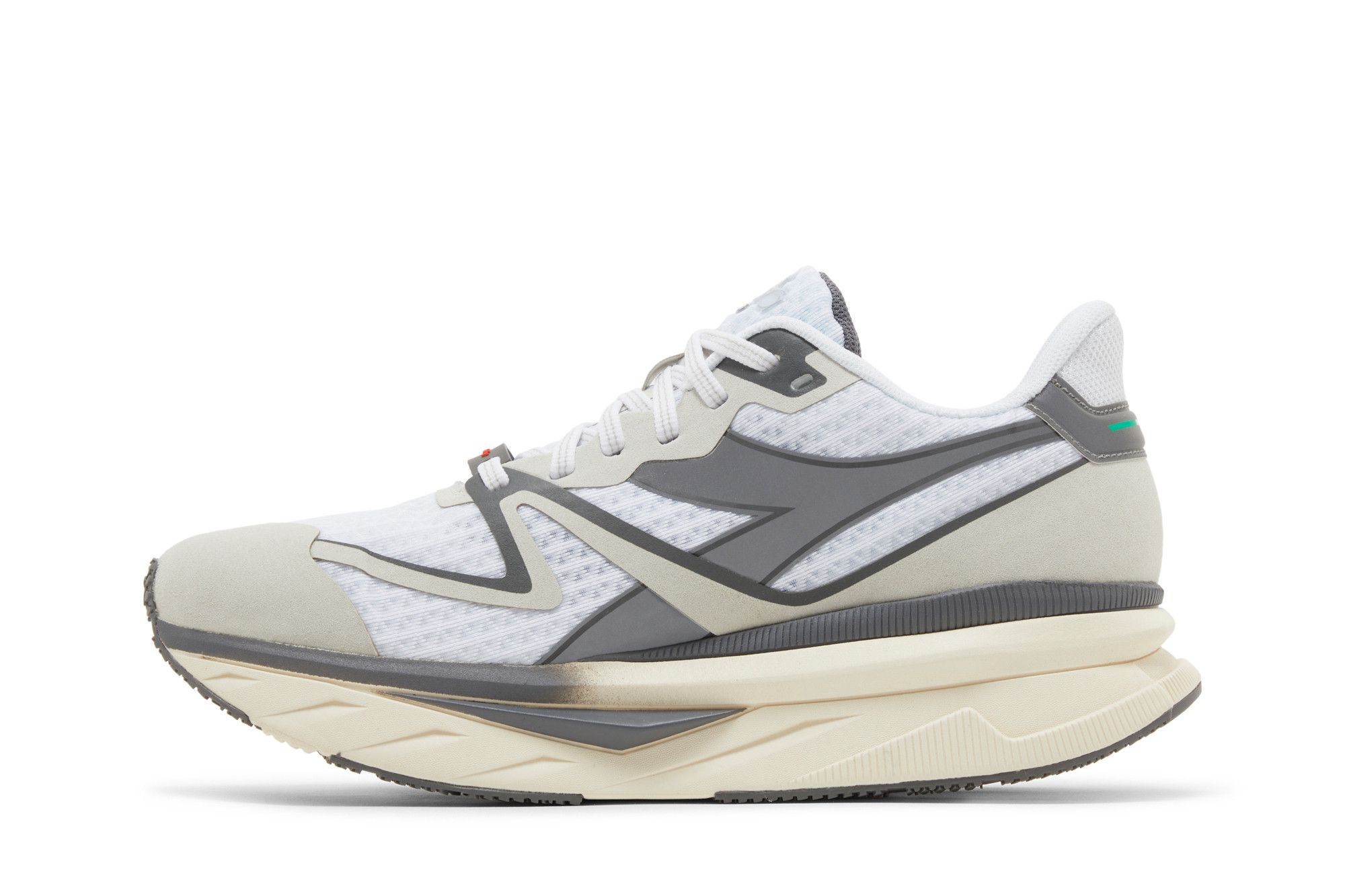 Lookbook Diadora Atomo V7000『白銀』101-179073-D0475