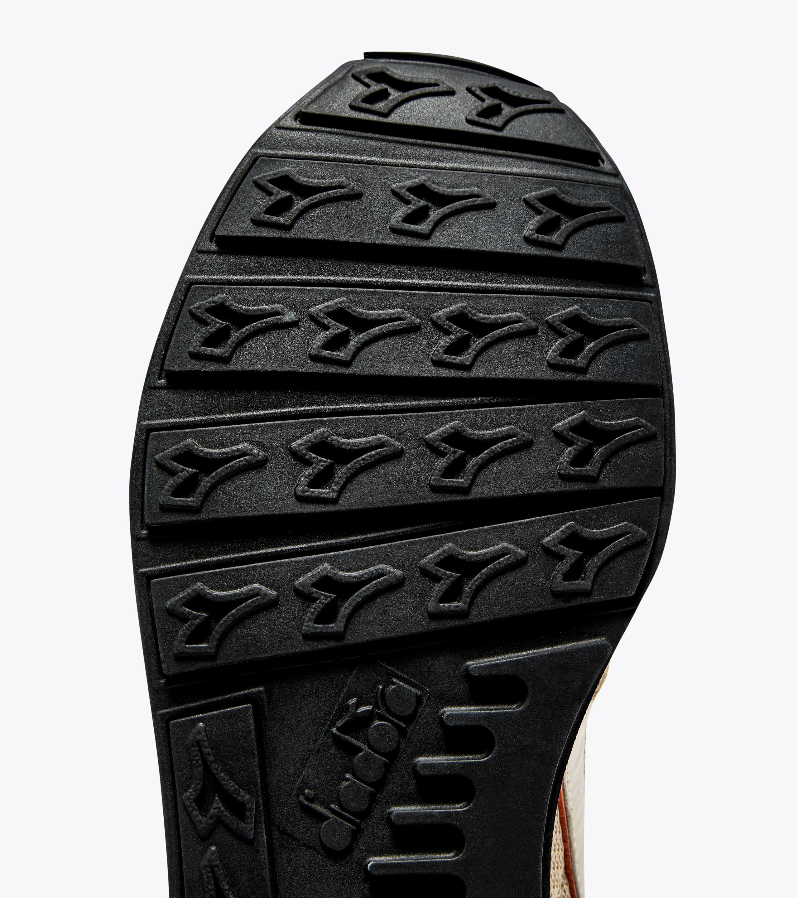 Shop 디아도라 카마로 헤어리 501.182020_25020