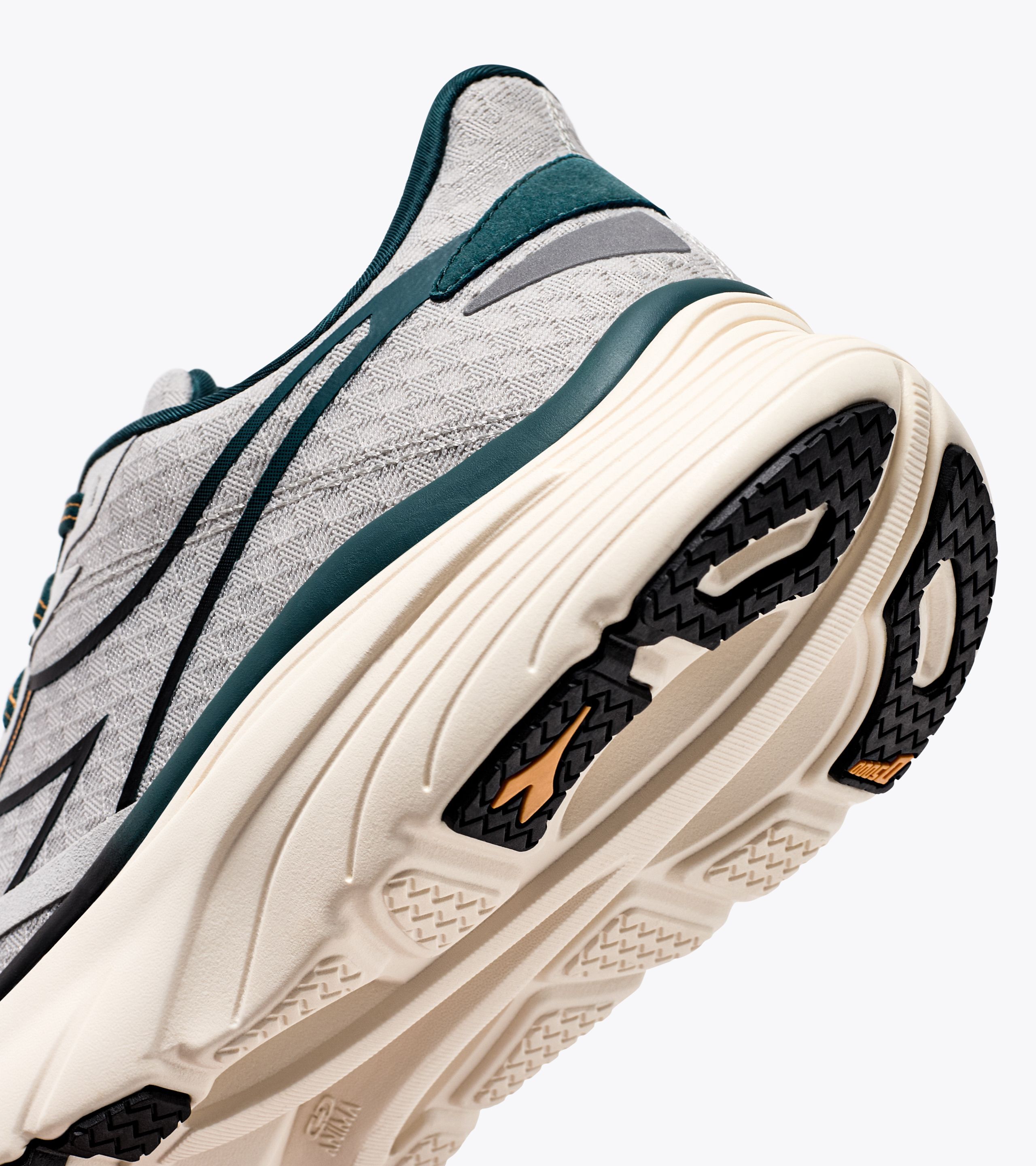 Shop Diadora EQUIPE NUCLEO 運動鞋 101.179094_D0860