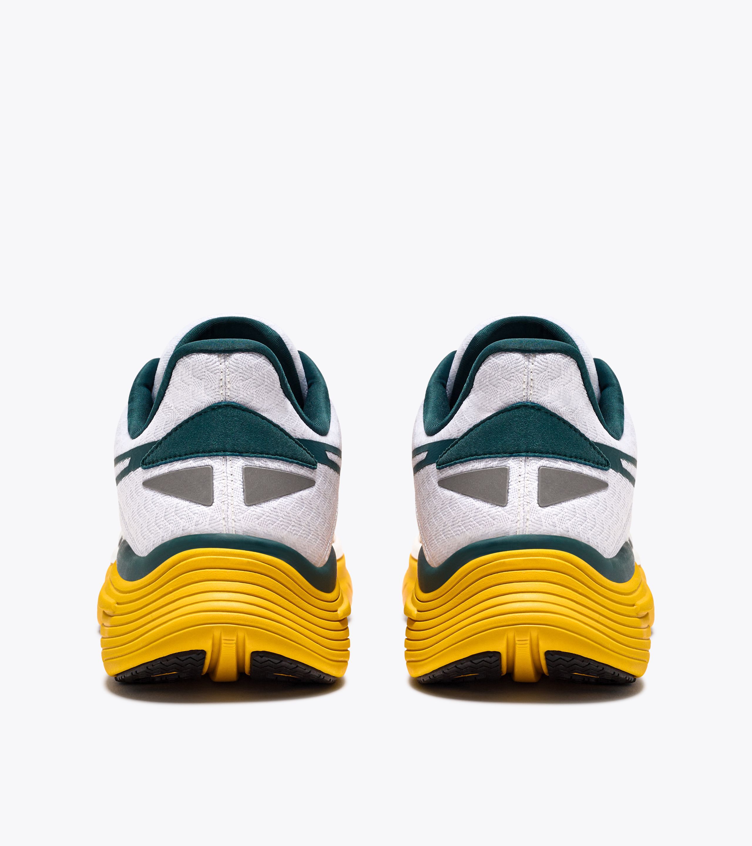 Lookbook 디아도라 EQUIPE NUCLEO 101.179094_D0863