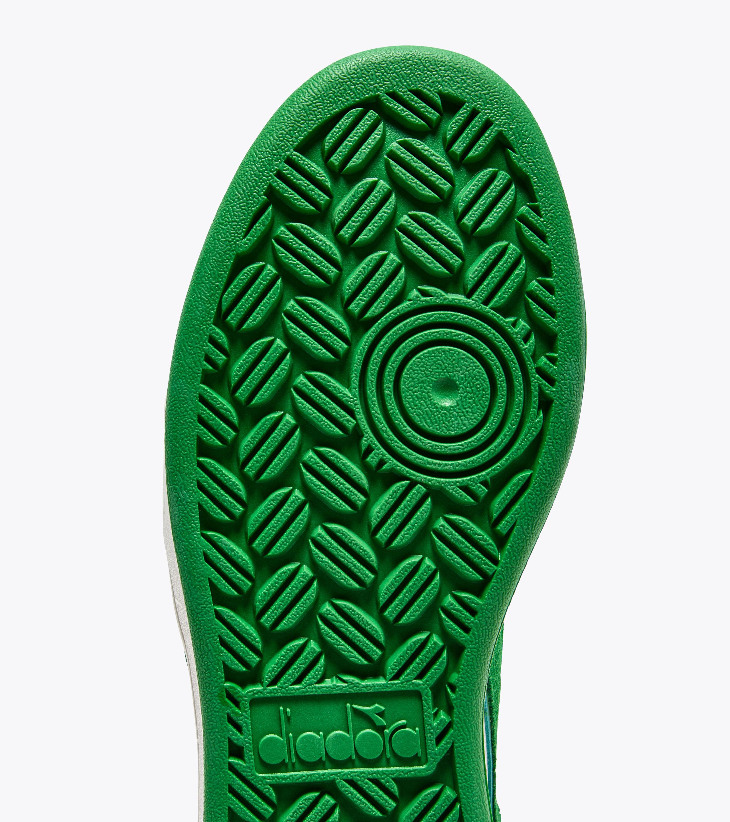 Shop 迪亚多纳 MAGIC BASKET 低帮绒面革皮革运动鞋 501.178565_D1282