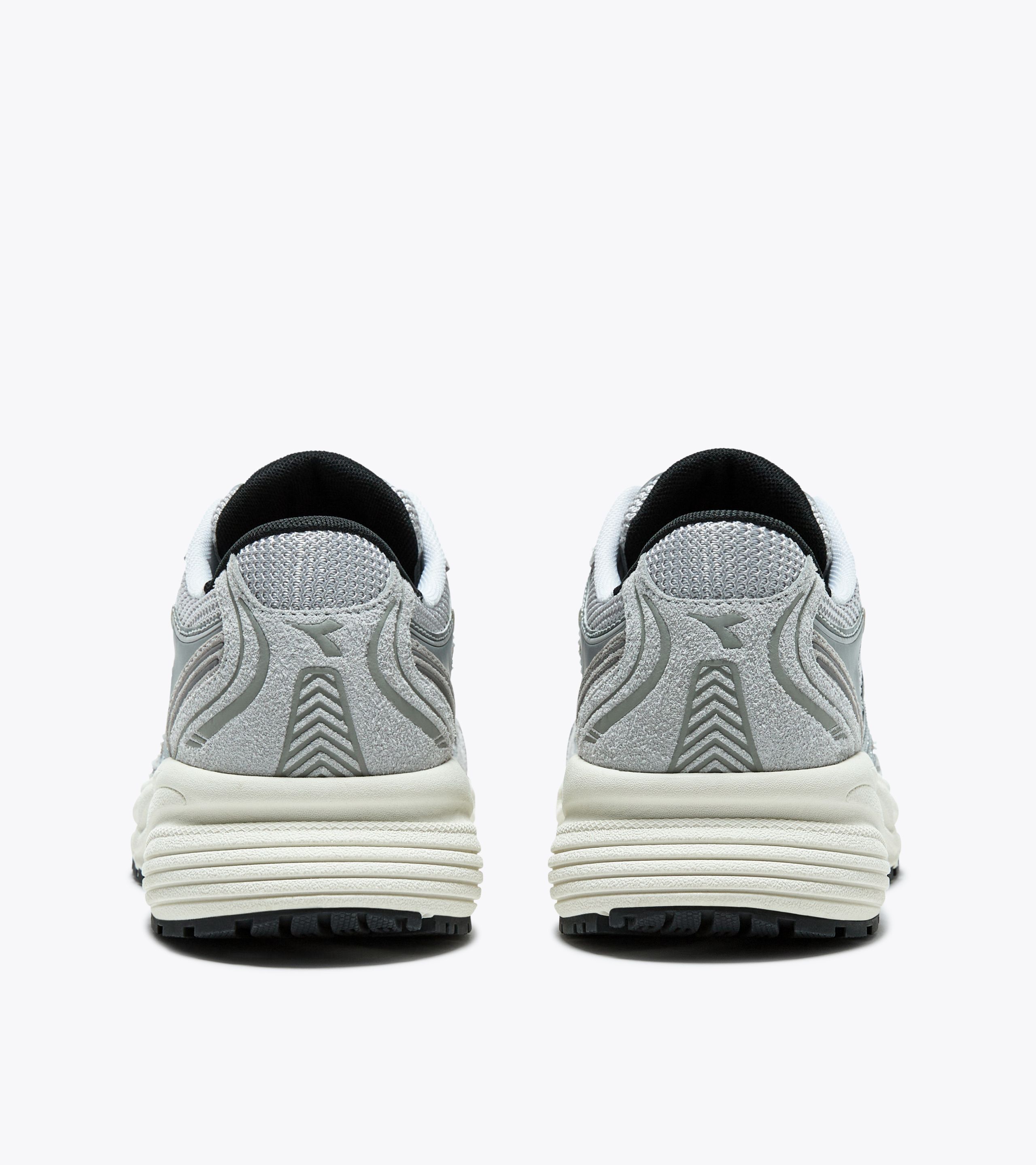 Shop Diadora MYTHOS 星辰系列 501.181239_75042