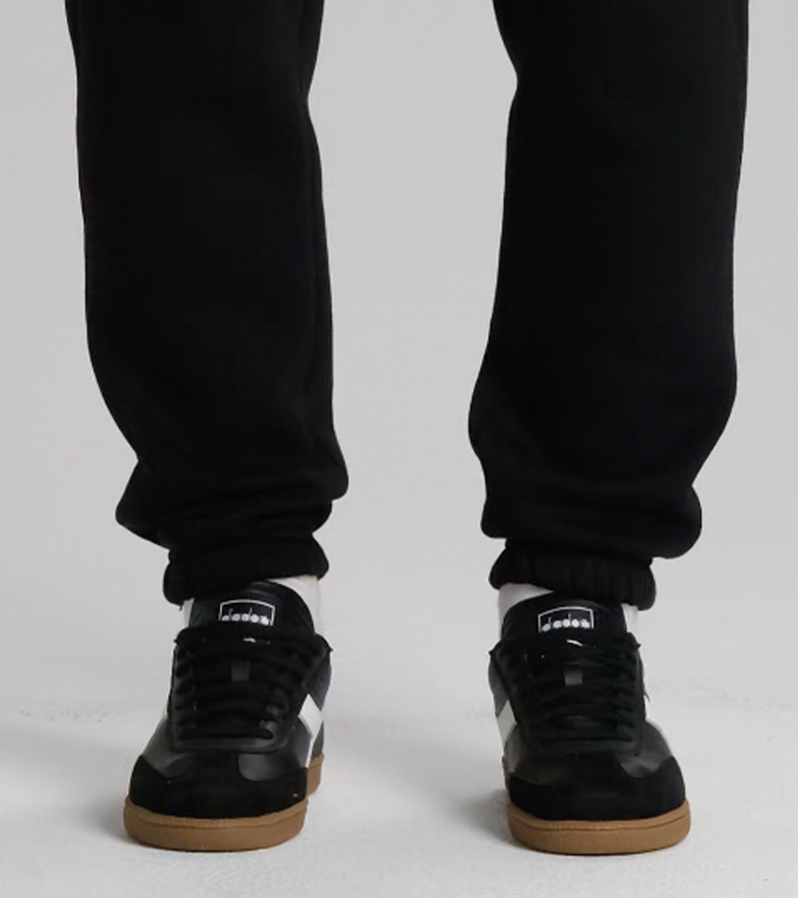 Order Diadora Sepatu Trainer 501.181246_C0641